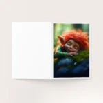 Digitale Troll-Klappkarte im Wald mit schlafendem Troll, moosbedeckten Wurzeln und magischem Licht, personalisierbare Canva-Vorlage oder direkter JPEG-Download für Geburtstags- und Grußkarten